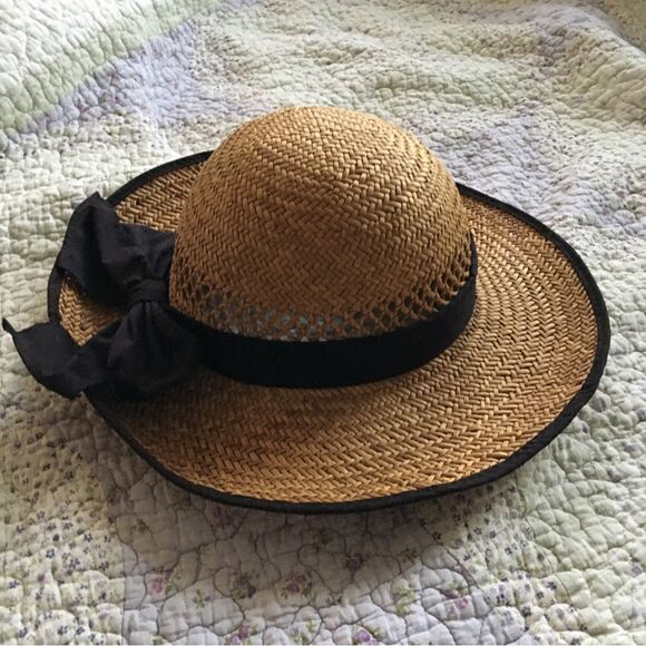 Straw Summer Hat with Black Ribbon - Picture 5 of 5
